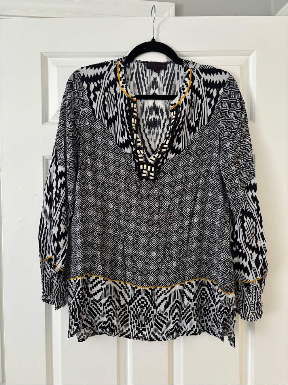 Hale Bob Black & White Geometric V-Neck Blouse/Tunic Top - Size M - NWOT